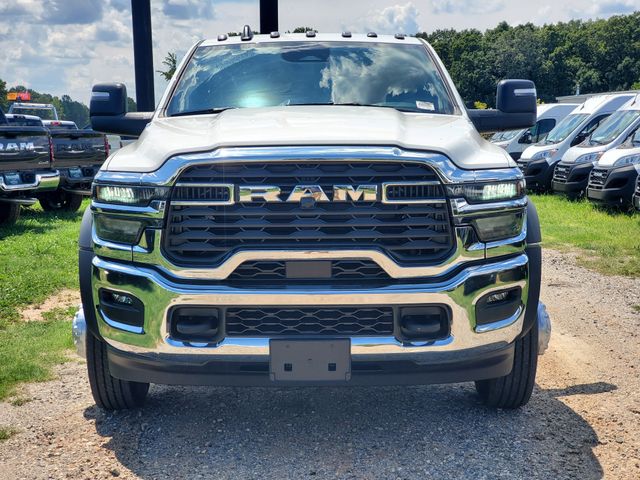 2025 Ram 5500 Tradesman photo 2