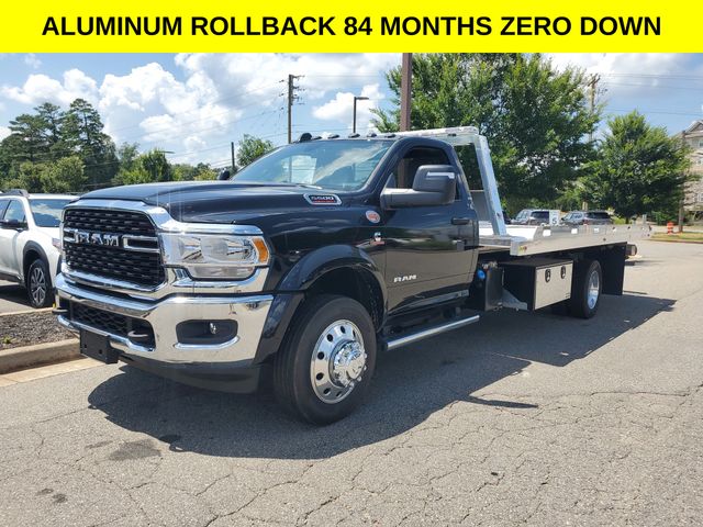 2024 Ram 5500 SLT photo 3