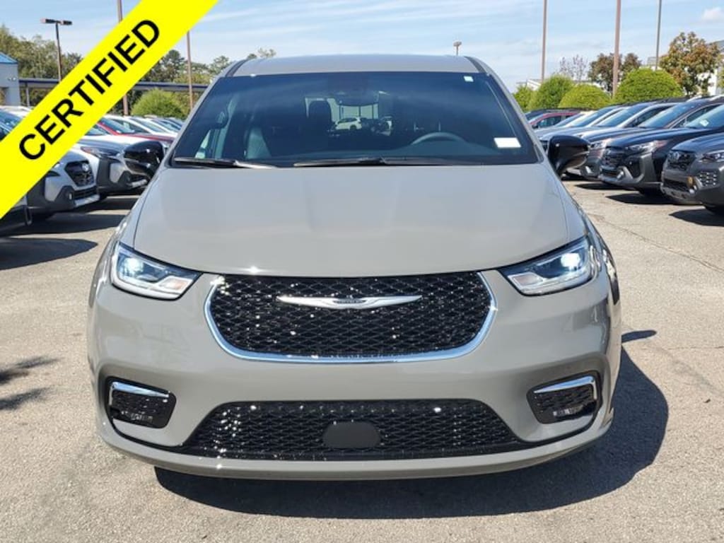 Certified 2025 Chrysler Pacifica Select Minivan/Van