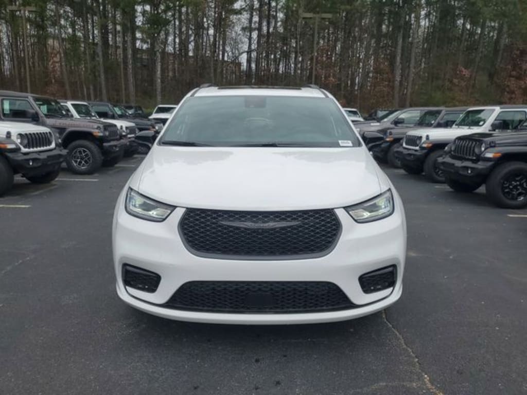 New 2026 Chrysler Pacifica LIMITED Passenger Van