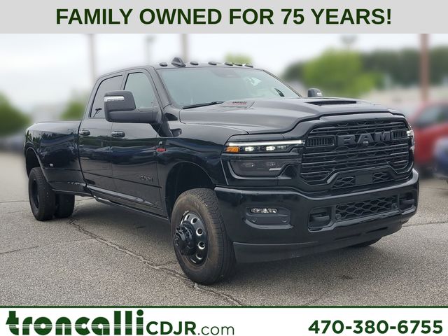 Diamond Black Crystal Pearlcoat 2026 RAM 3500 Pickup Truck Four-Wheel Drive 8-Speed Automatic