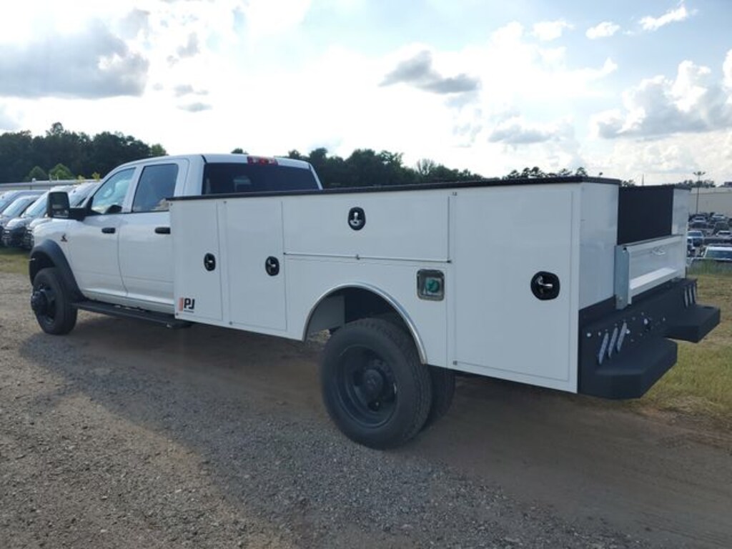 New 2025 Ram 5500 Chassis Cab 5500 TRADESMAN CHASSIS CREW CAB 4X4 84' CA Pickup