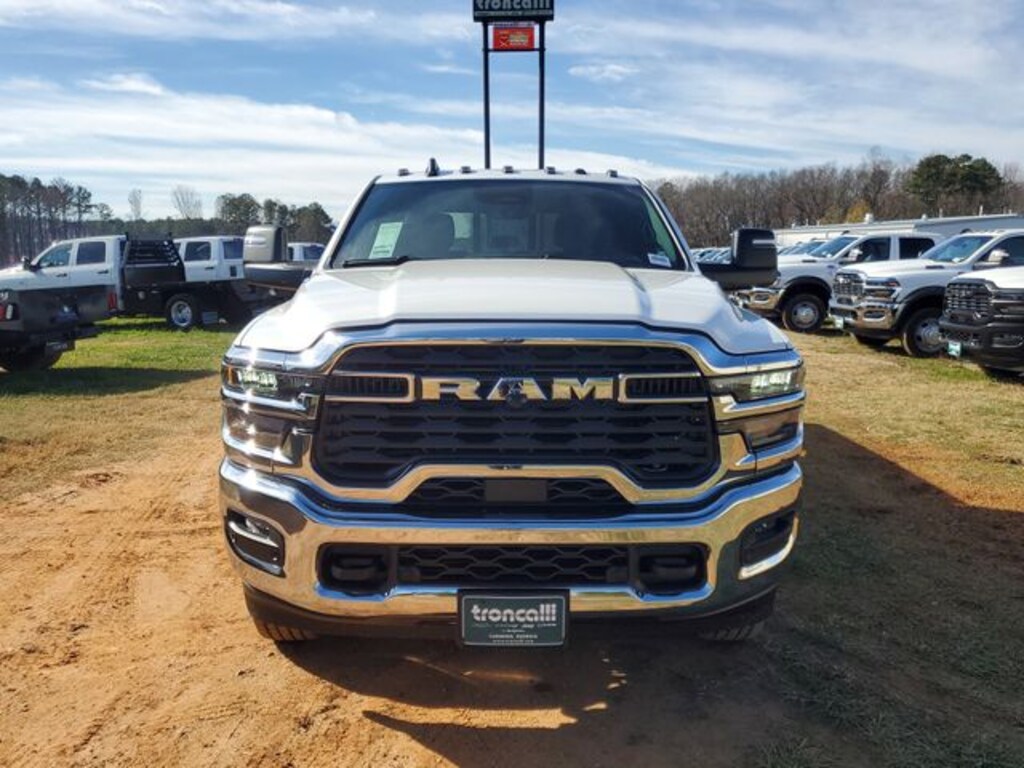 New 2026 Ram 2500 TRADESMAN CREW CAB 4X4 8' BOX Pickup