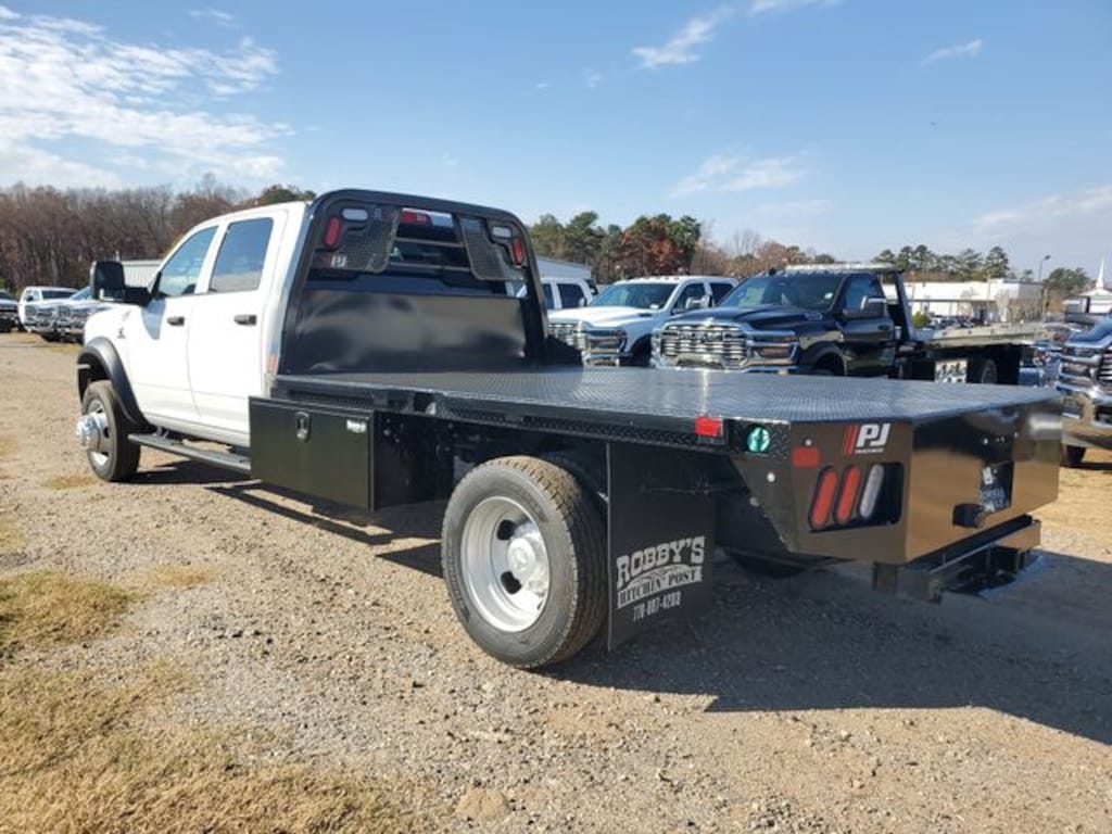 New 2025 Ram 4500 Chassis Cab TRADESMAN CREW 4X4 84' CA Pickup