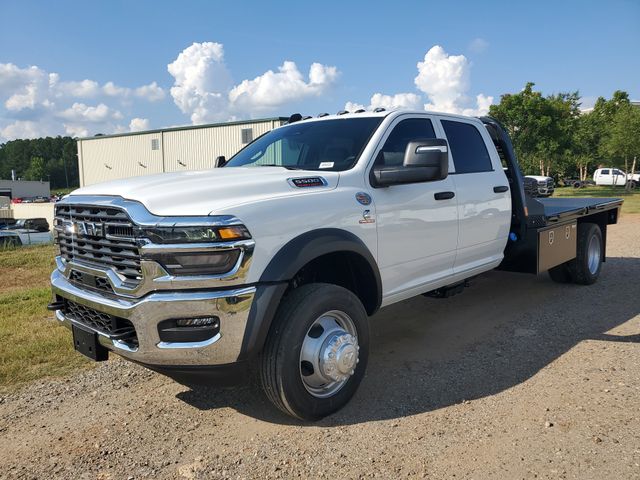 2025 Ram 5500 Tradesman photo 3