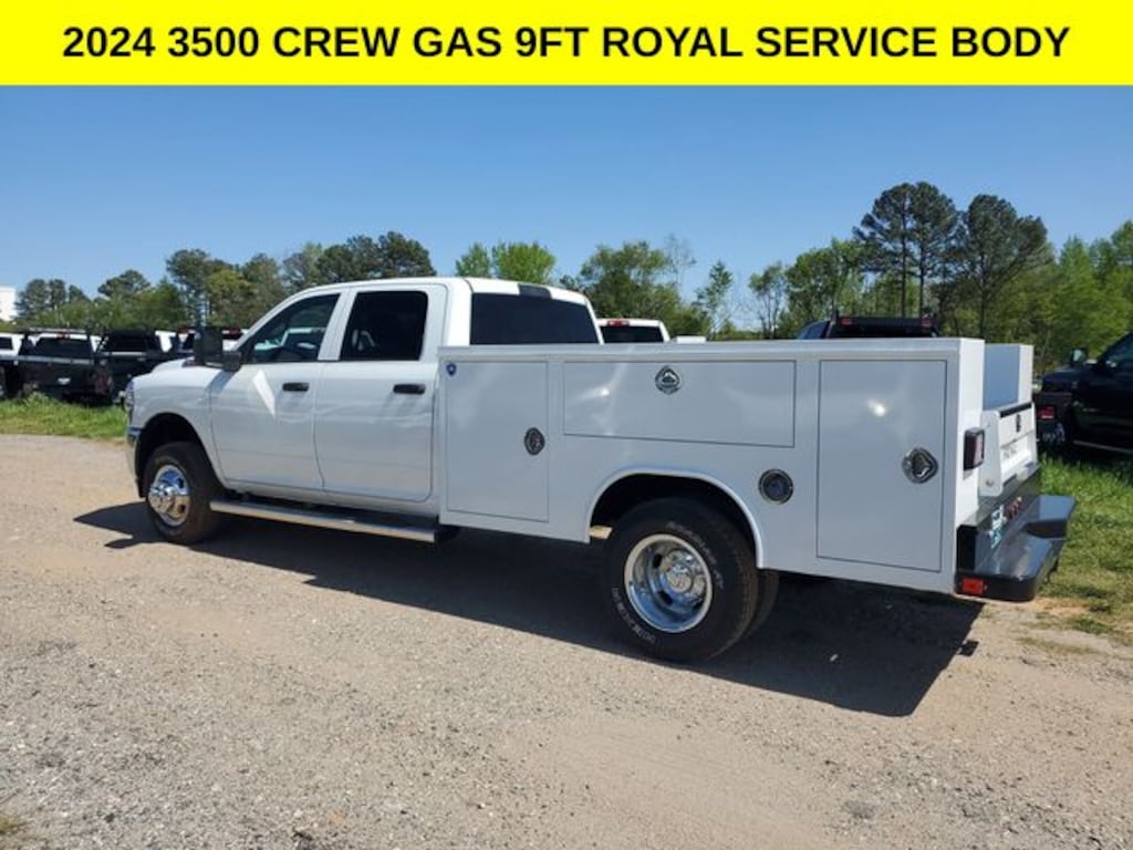 New 2024 Ram 3500 Chassis Cab 3500 TRADESMAN CREW CAB CHASSIS 4X4 60' CA Pickup