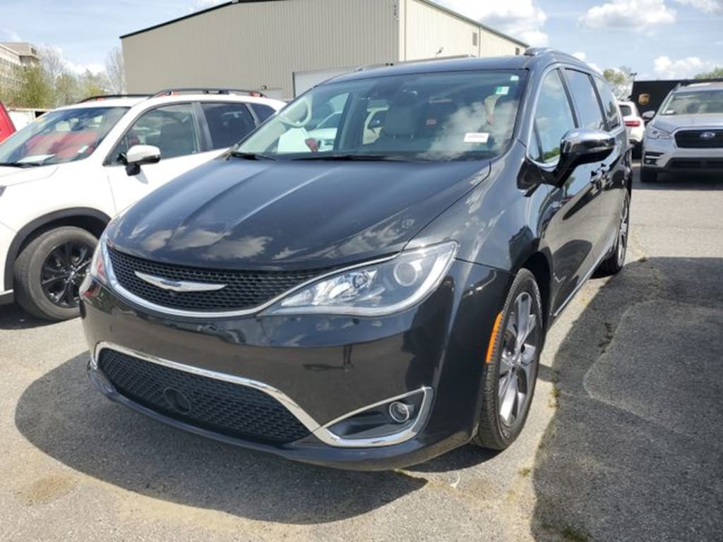 Certified 2017 Chrysler Pacifica Limited Minivan/Van
