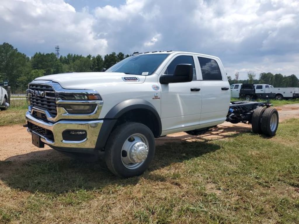 New 2025 Ram 5500 Chassis Cab 5500 TRADESMAN CHASSIS CREW CAB 4X4 84' CA Pickup