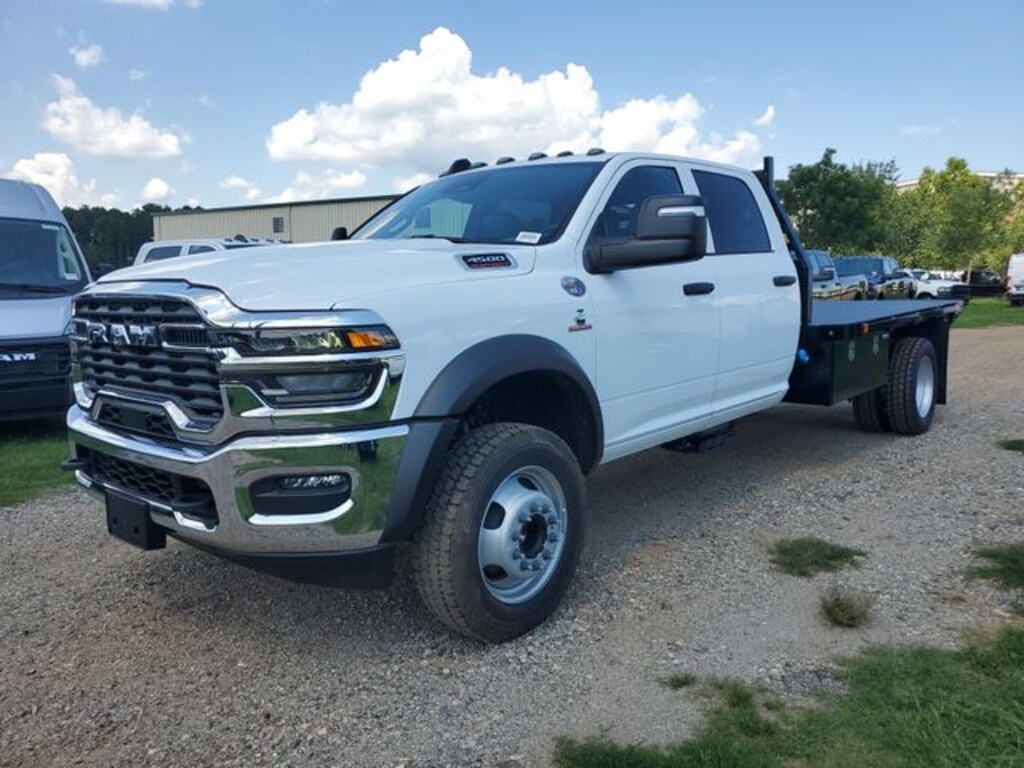 New 2025 Ram 4500 Chassis Cab 4500 TRADESMAN CHASSIS CREW CAB 4X4 84' CA Pickup