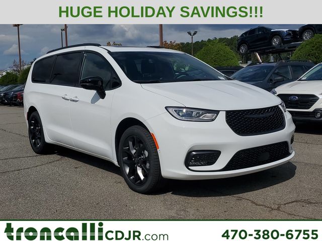 2026 Chrysler Pacifica Limited's photo