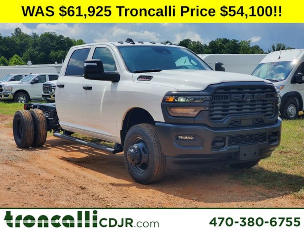 New 2025 Ram 3500 Chassis Cab 3500 TRADESMAN CREW CAB CHASSIS 4X4 60' CA Pickup