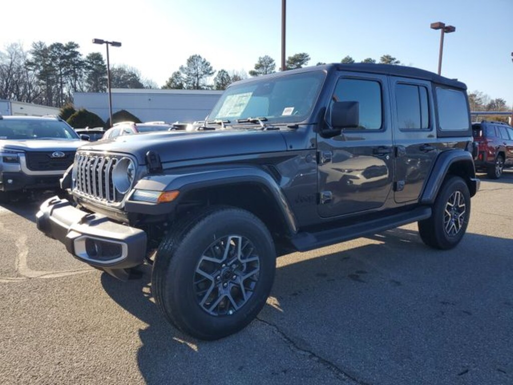 New 2026 Jeep Wrangler 4-DOOR SAHARA Sport Utility