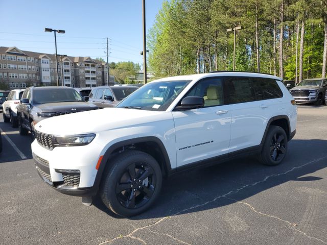 2025 Jeep Grand Cherokee Limited photo 3