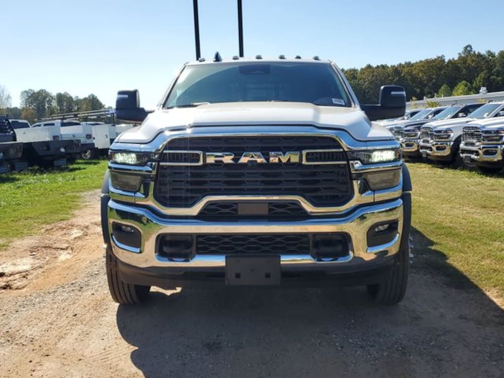 New 2025 Ram 4500 Chassis Cab 4500 TRADESMAN CHASSIS CREW CAB 4X4 84' CA Pickup