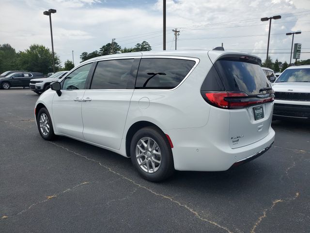 2025 Chrysler Pacifica photo 4