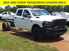 2025 Ram 3500 Chassis Cab 3500 TRADESMAN CREW CAB CHASSIS 4X4 60' CA Pickup