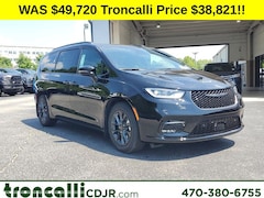 New 2025 Chrysler Pacifica SELECT Passenger Van in Cumming GA