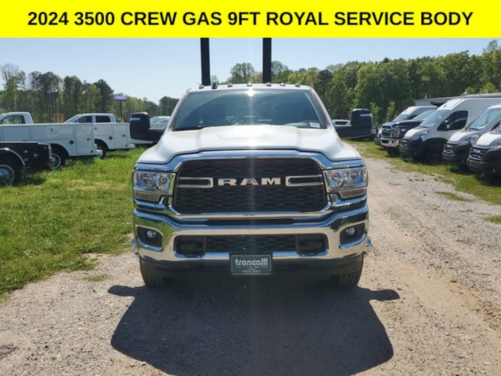 New 2024 Ram 3500 Chassis Cab 3500 TRADESMAN CREW CAB CHASSIS 4X4 60' CA Pickup