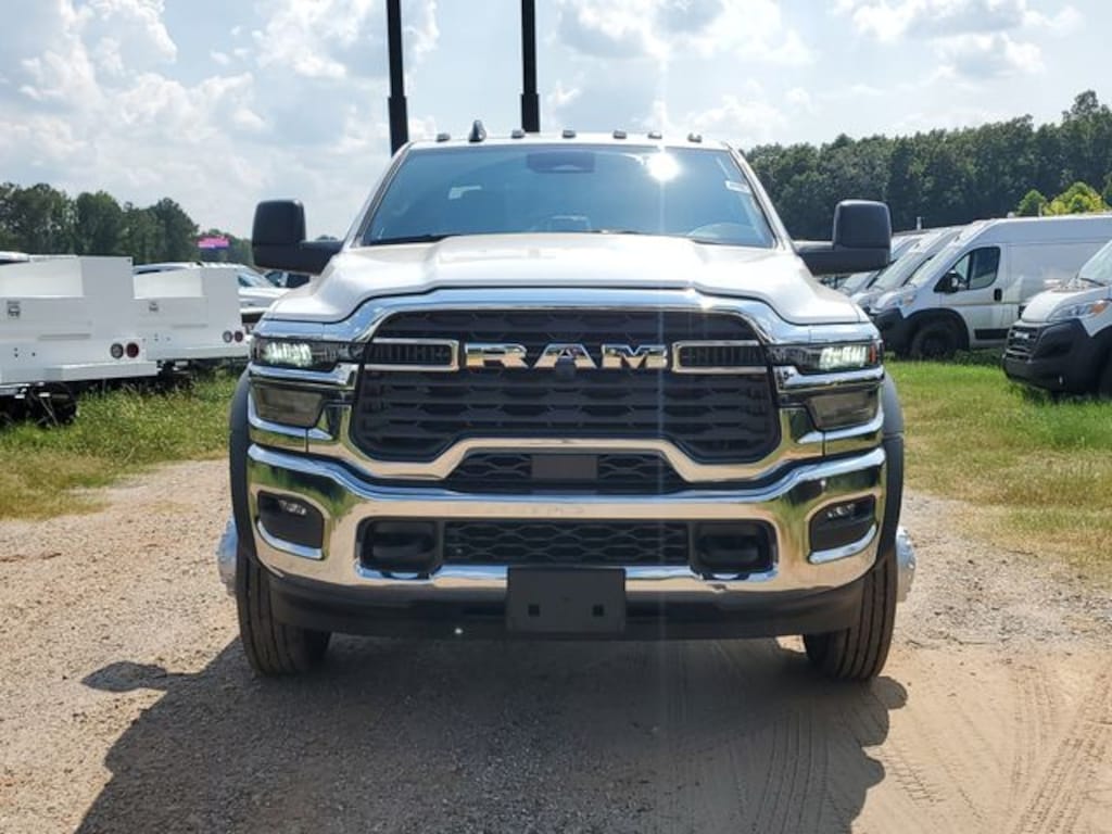 New 2025 Ram 5500 Chassis Cab 5500 TRADESMAN CHASSIS CREW CAB 4X4 84' CA Pickup