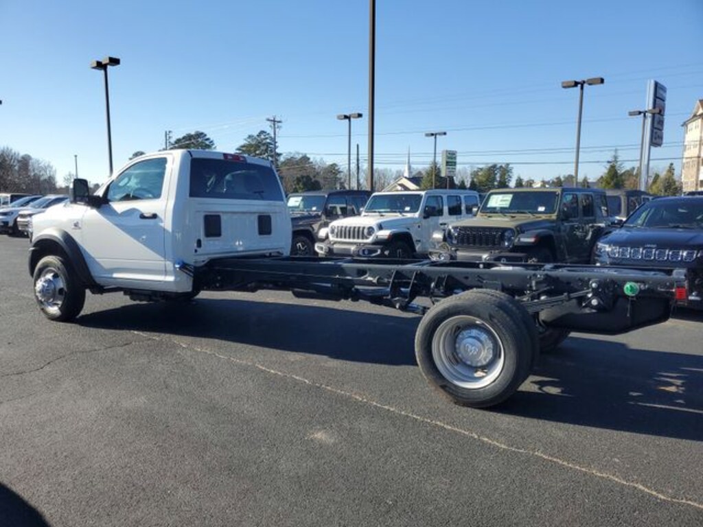 New 2026 Ram 5500 Chassis Cab TRADESMAN REGULAR 4X2 120' CA Pickup