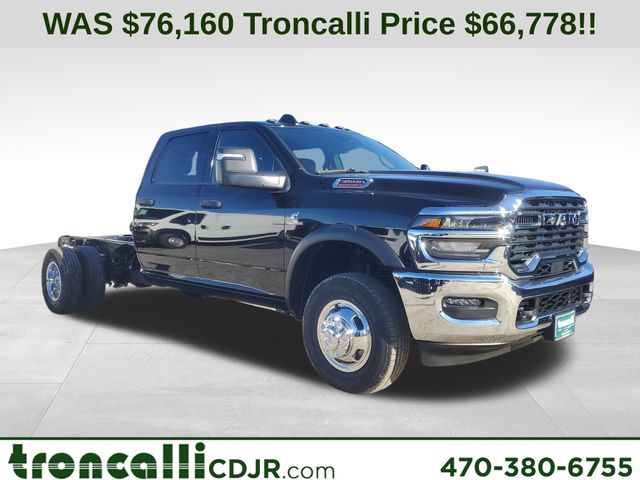 Diamond Black Crystal Pearlcoat 2026 RAM 3500 Chassis Tradesman Crew Cab LB DRW 4WD Pickup Truck Four-Wheel Drive 8-Speed Automatic