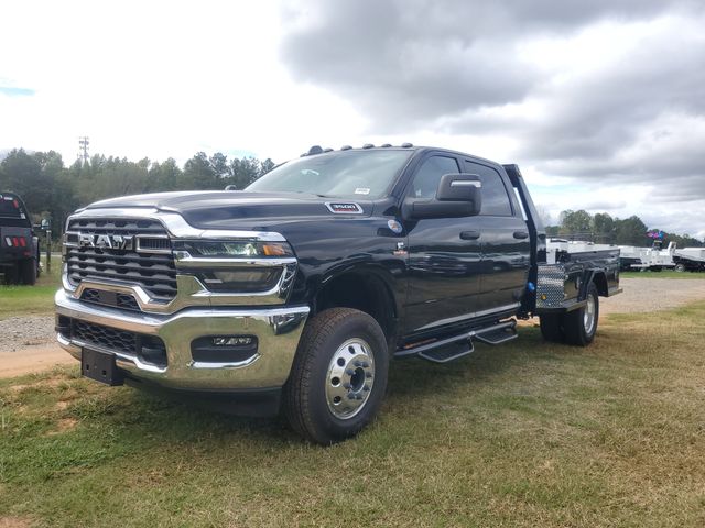 2025 Ram 3500 Tradesman photo 2