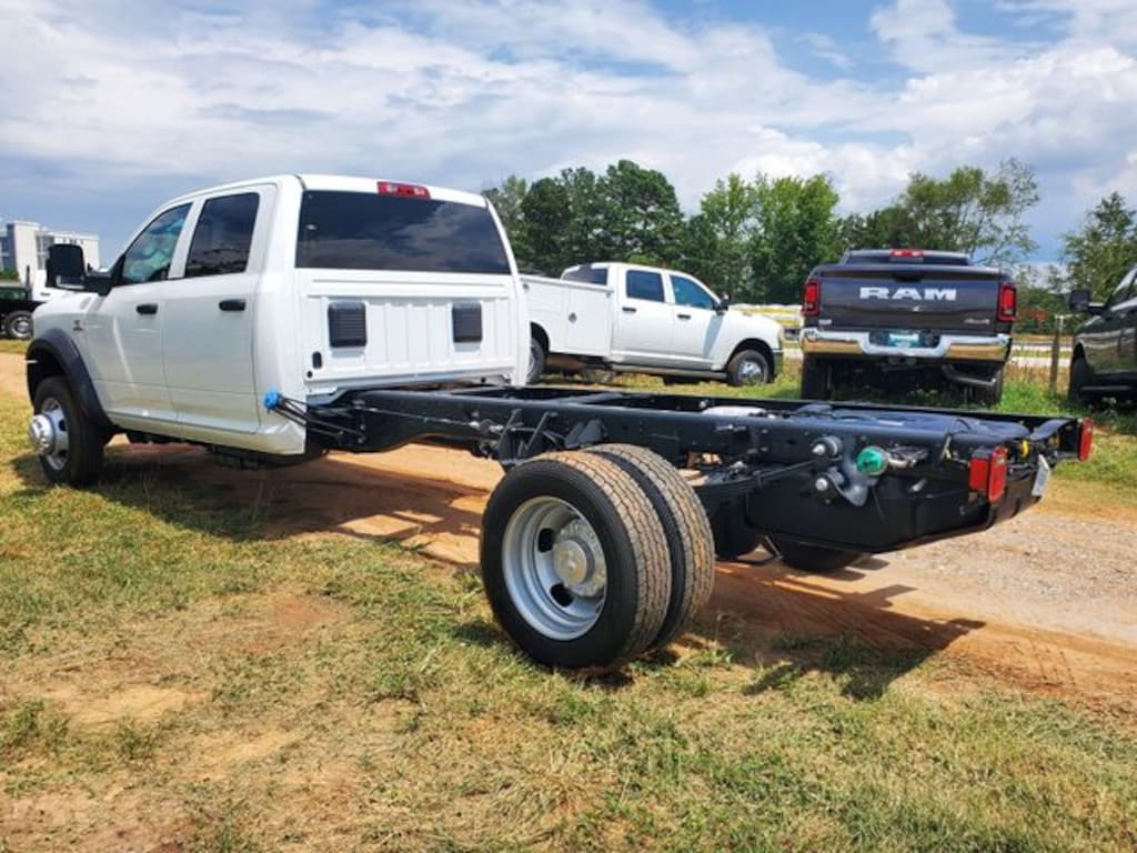 New 2025 Ram 4500 Chassis Cab 4500 TRADESMAN CHASSIS CREW CAB 4X4 84' CA Pickup