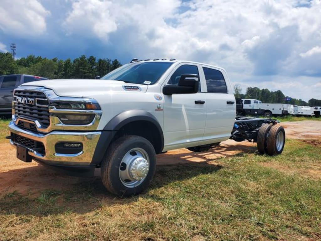 New 2025 Ram 4500 Chassis Cab 4500 TRADESMAN CHASSIS CREW CAB 4X4 84' CA Pickup