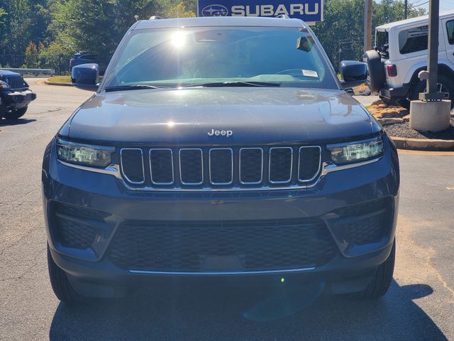 2025 Jeep Grand Cherokee Laredo photo 2