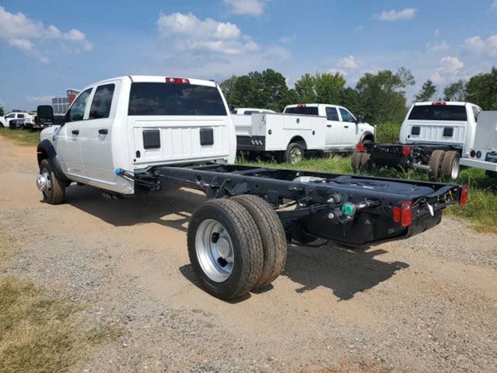 New 2025 Ram 5500 Chassis Cab 5500 TRADESMAN CHASSIS CREW CAB 4X4 84' CA Pickup