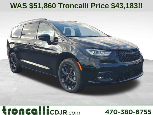 Diamond Black Crystal Pearlcoat 2026 Chrysler Pacifica Select AWD Minivan All-Wheel Drive 9-Speed Automatic