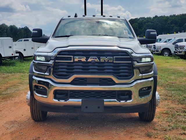 2025 Ram 5500 Tradesman photo 2