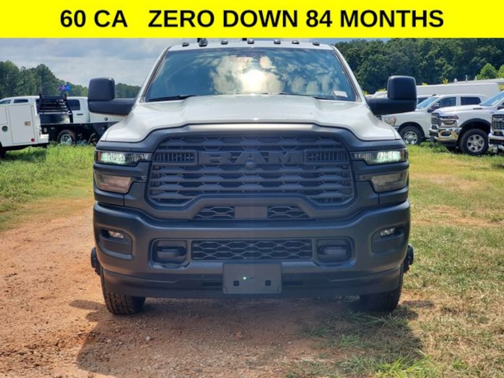 New 2025 Ram 3500 Chassis Cab 3500 TRADESMAN CREW CAB CHASSIS 4X4 60' CA Pickup
