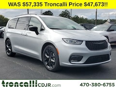 New 2026 Chrysler Pacifica LIMITED Passenger Van in Cumming GA