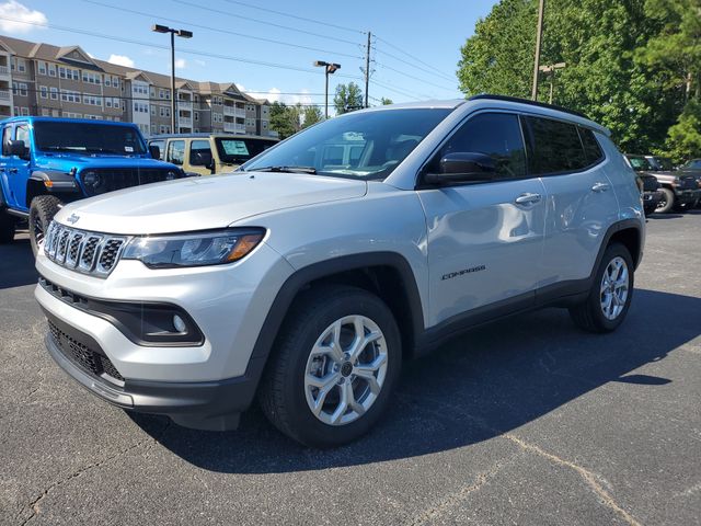 2025 Jeep Compass Latitude photo 3