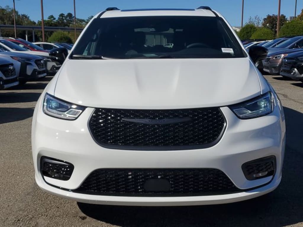 New 2026 Chrysler Pacifica LIMITED Passenger Van