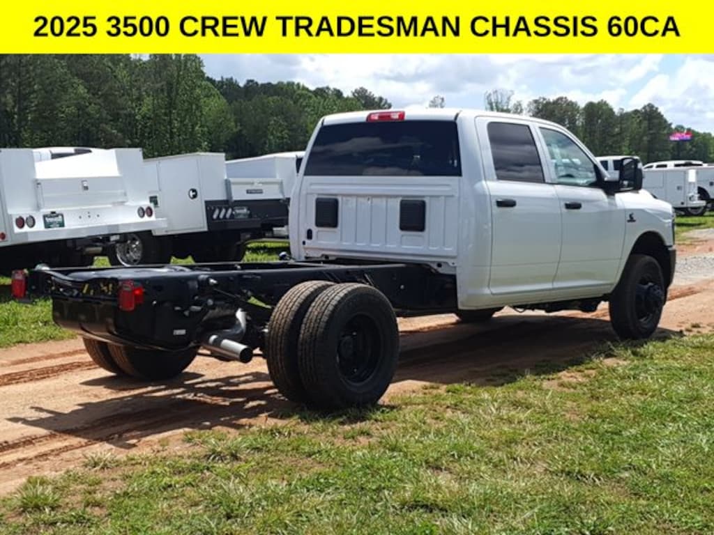 New 2025 Ram 3500 Chassis Cab 3500 TRADESMAN CREW CAB CHASSIS 4X4 60' CA Pickup
