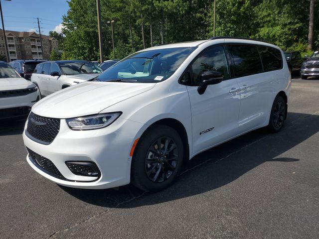 2025 Chrysler Pacifica photo 2