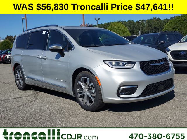 2026 Chrysler Pacifica Pinnacle's photo