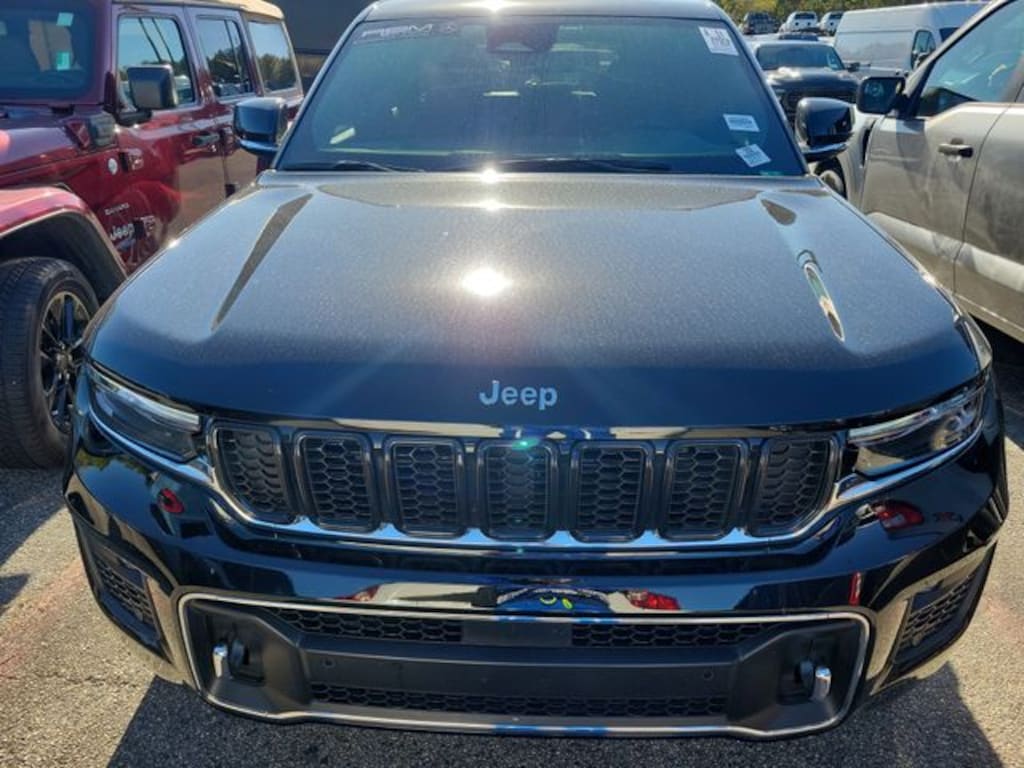 Used 2023 Jeep Grand Cherokee Overland SUV
