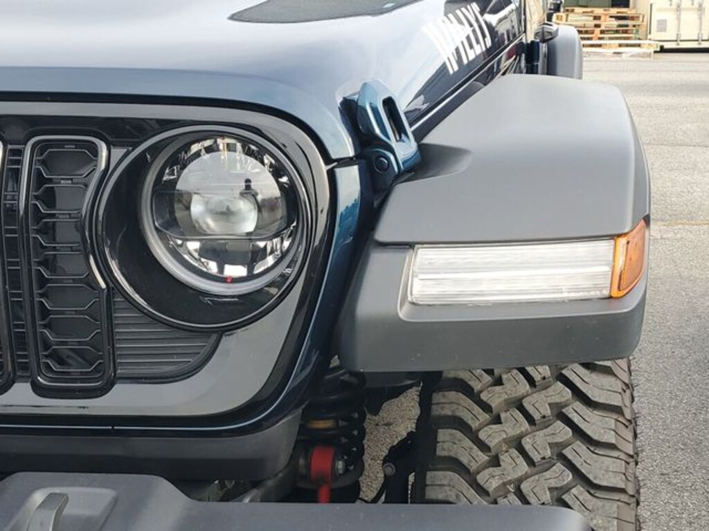 Used 2025 Jeep Wrangler Willys SUV