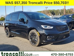 New 2026 Chrysler Pacifica LIMITED Passenger Van in Cumming GA