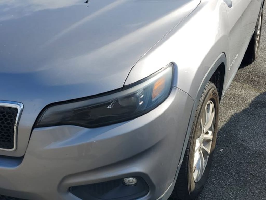 Used 2019 Jeep Cherokee Latitude SUV