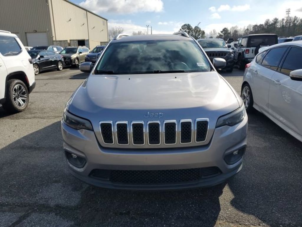Used 2019 Jeep Cherokee Latitude SUV
