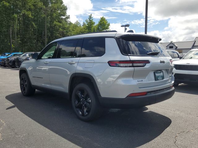 2025 Jeep Grand Cherokee Limited photo 4