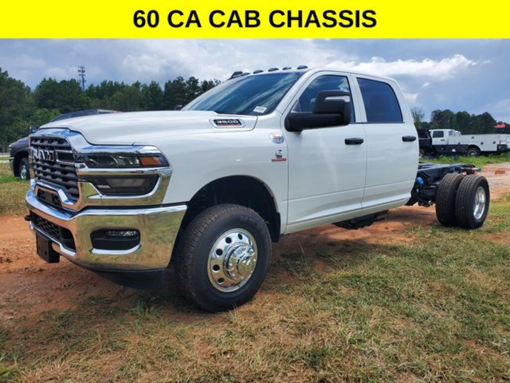 New 2025 Ram 3500 Chassis Cab 3500 TRADESMAN CREW CAB CHASSIS 4X4 60' CA Pickup