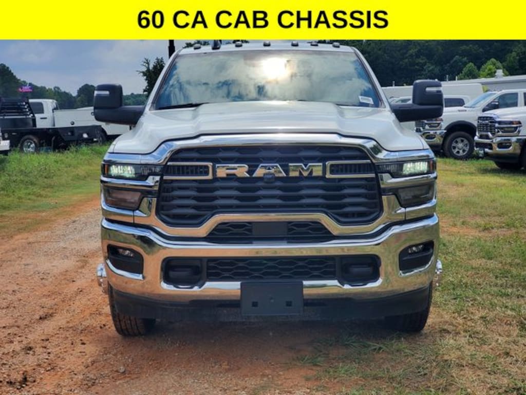 New 2025 Ram 3500 Chassis Cab 3500 TRADESMAN CREW CAB CHASSIS 4X4 60' CA Pickup
