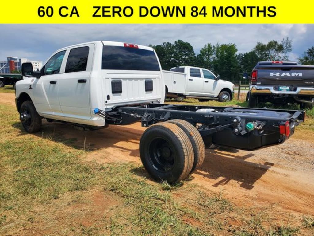 New 2025 Ram 3500 Chassis Cab 3500 TRADESMAN CREW CAB CHASSIS 4X4 60' CA Pickup