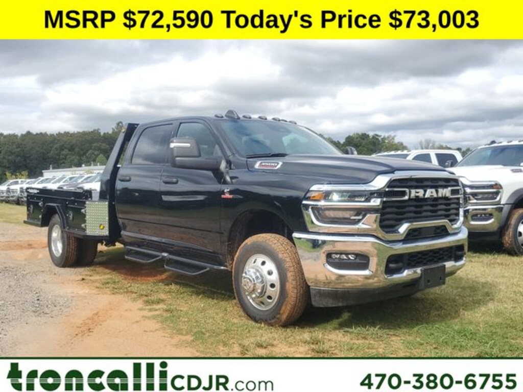 New 2025 Ram 3500 Chassis Cab 3500 TRADESMAN CREW CAB CHASSIS 4X4 60' CA Pickup