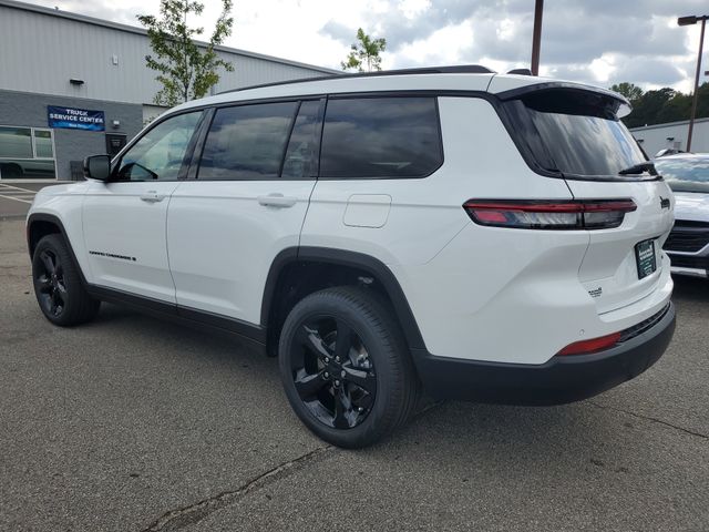 2025 Jeep Grand Cherokee Limited photo 4